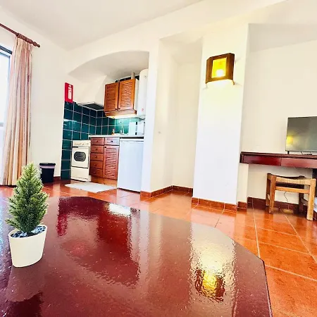 Apartman Privado T1 Rua Da Oura *