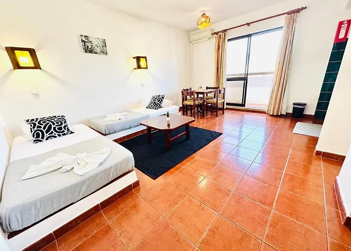 Privado T1 Rua Da Oura * Albufeira