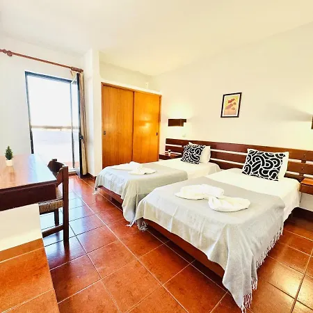 Privado T1 Rua Da Oura شقة البوفيرا