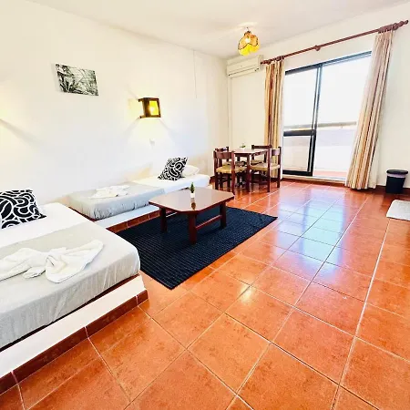 Privado T1 Rua Da Oura * Албуфейра